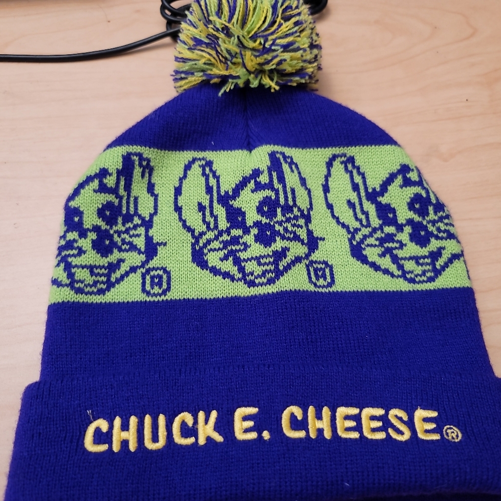 CHUCK E CHEESE WINTER HAT Knit Beanie Cap with POM Ball Mouse Green Purple Youth